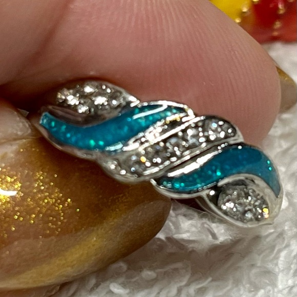 🦋Cute silver plate ring with rhinestone and inlay opal look/costume NWOT - Picture 8 of 10